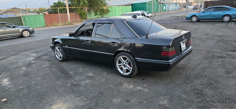 Mercedes-Benz W124