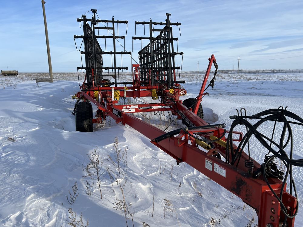 Тяжелая борона Bourgault 7200 84