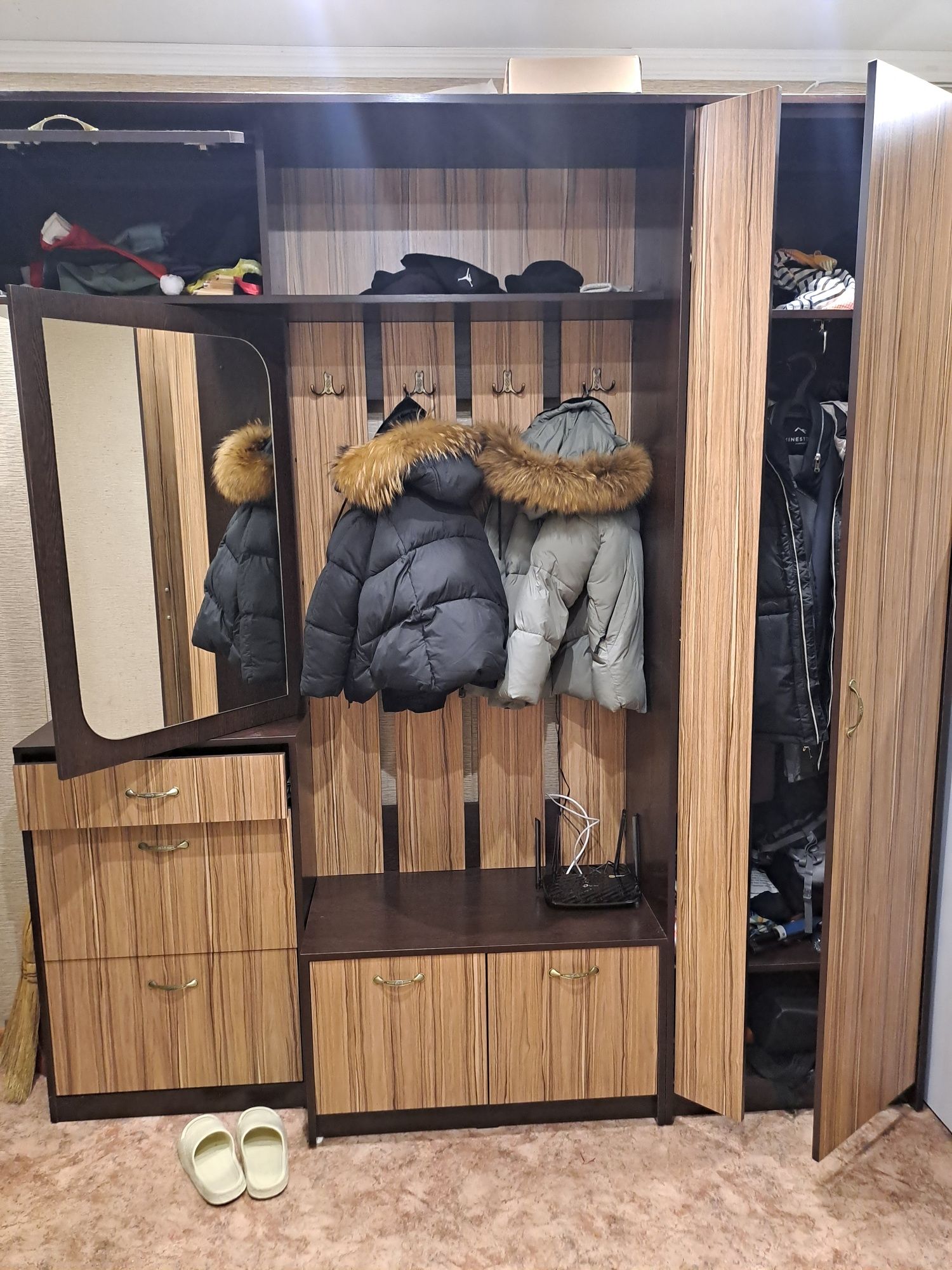 Продам прихожую!