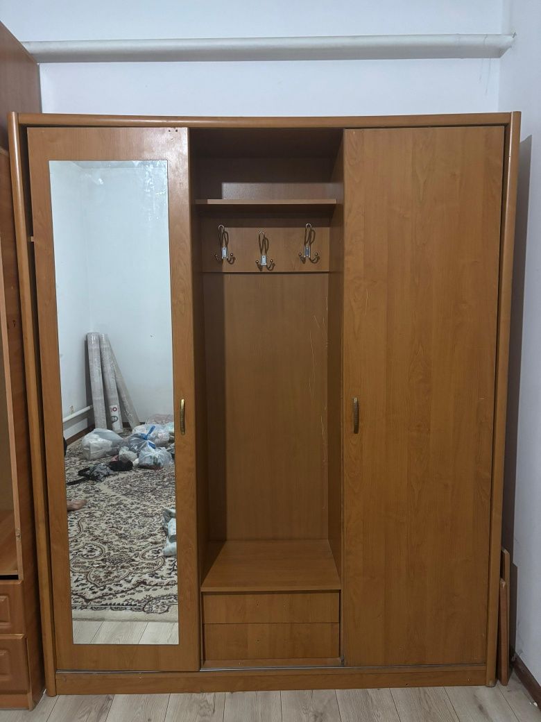 Купе шкаф 10.000 тг  б/у