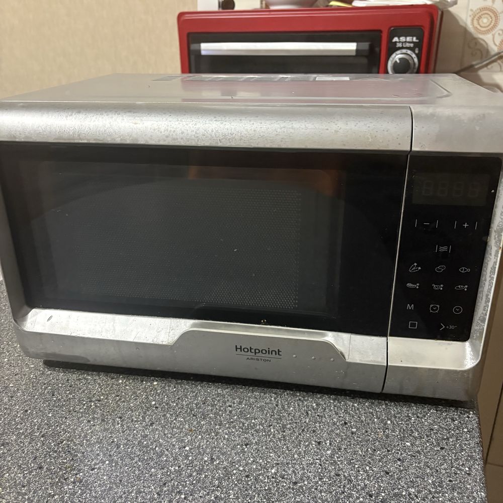 Микроволновка Hotpoint