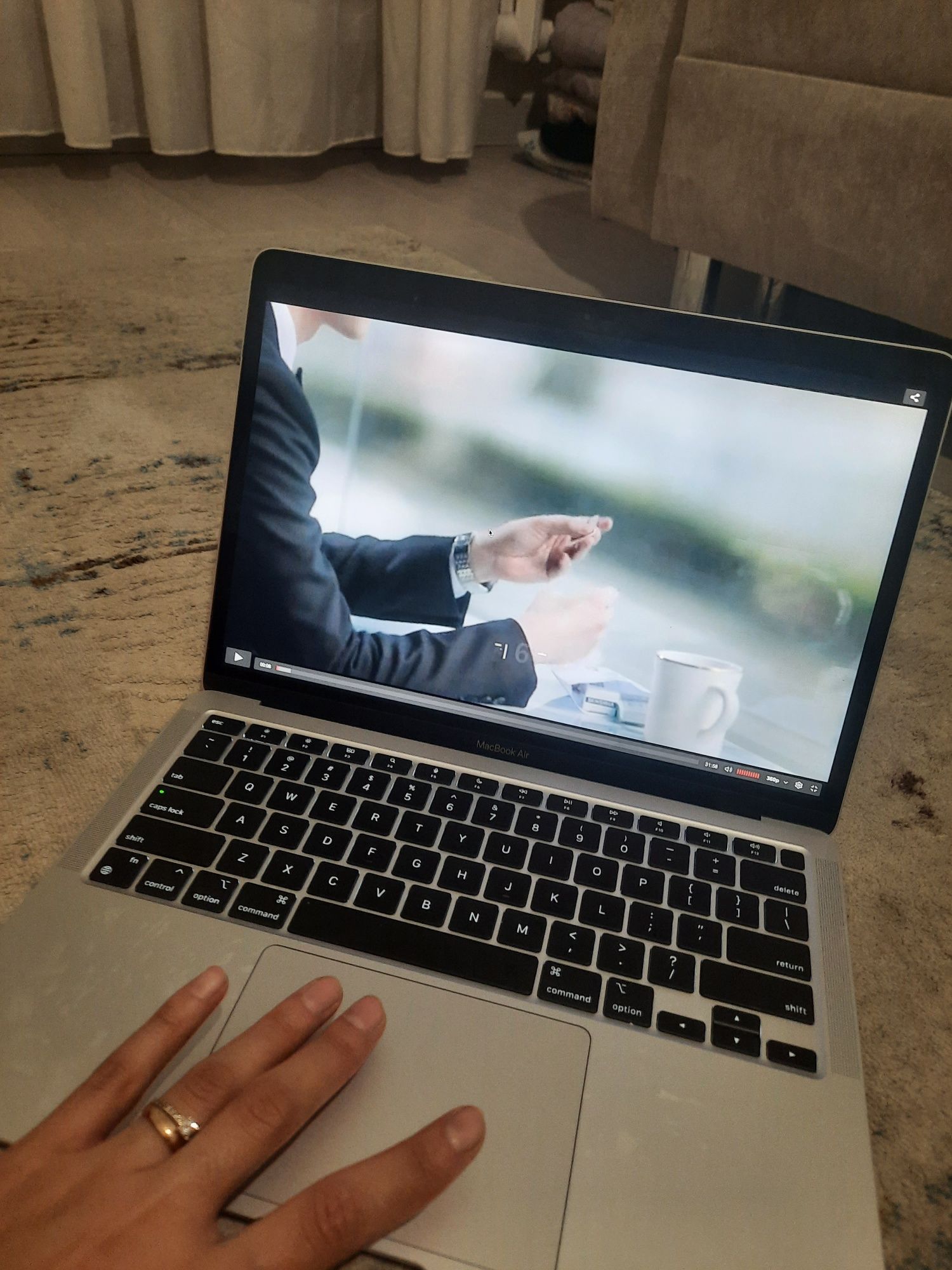 Macbook Air (M1,2020)