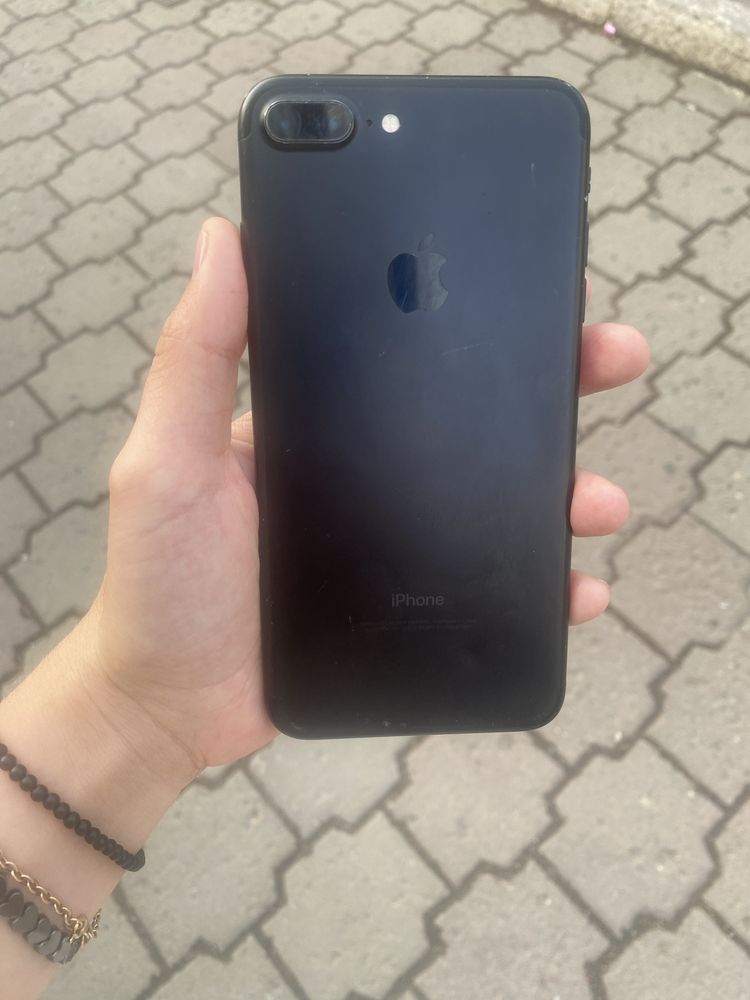Продам 7plus в хорошем состоянии