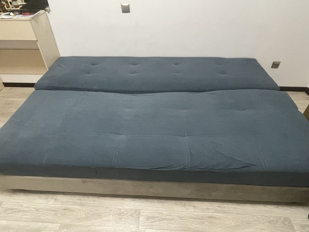 Продам диван, торг, д-2,2м, ш-1,45м, был под заказ, состояние хорошее