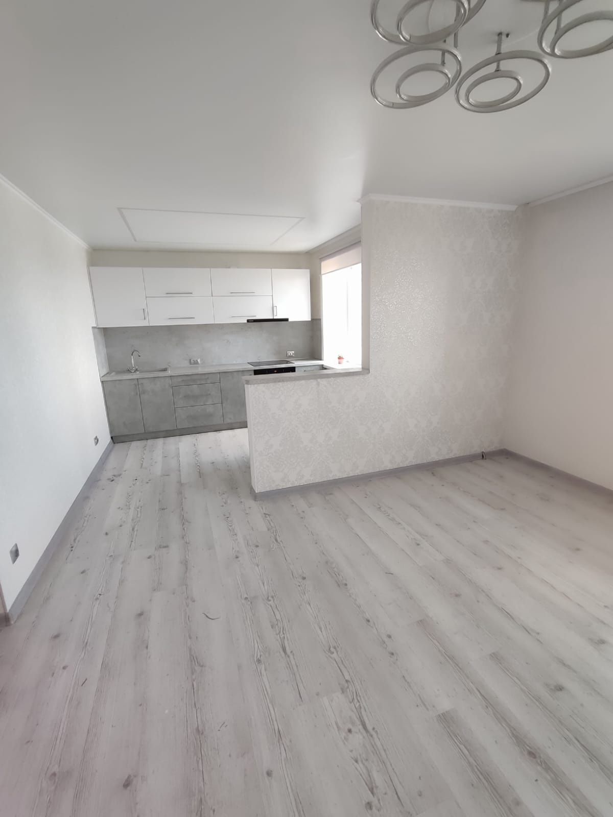 Продам 3 х комн квар. 3-102, 9 этаж.