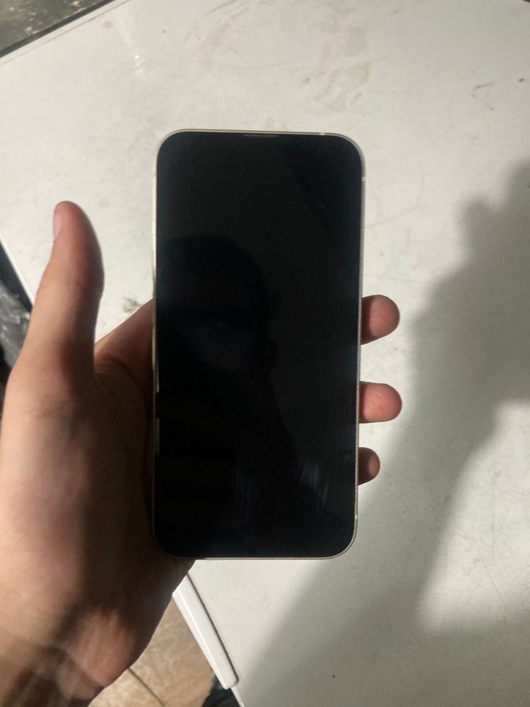 Смартфон Apple iPhone 13 128Gb белый,аккум 99%