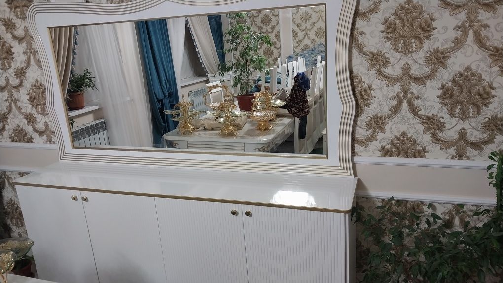 Продам тумбочку..