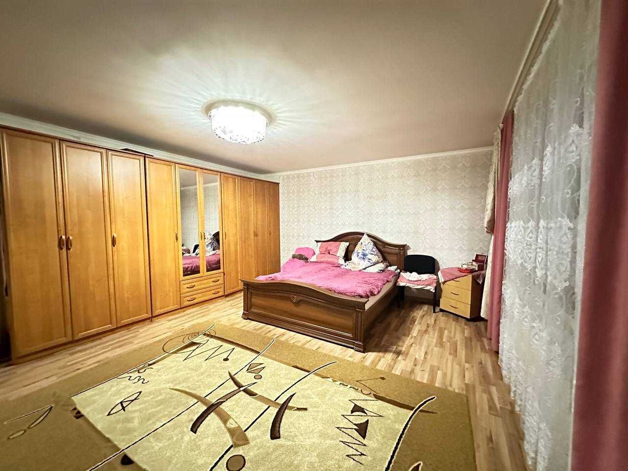 продам коттедж 2 этажа в районе центра
