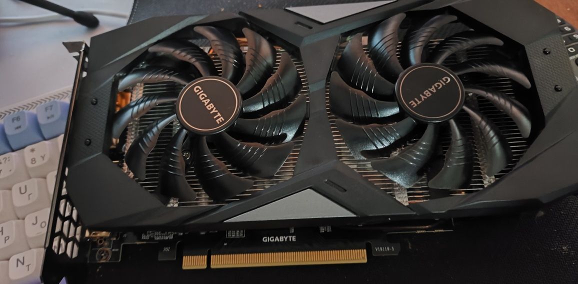 Rtx 2060 в отличном состоянии от гигабайт