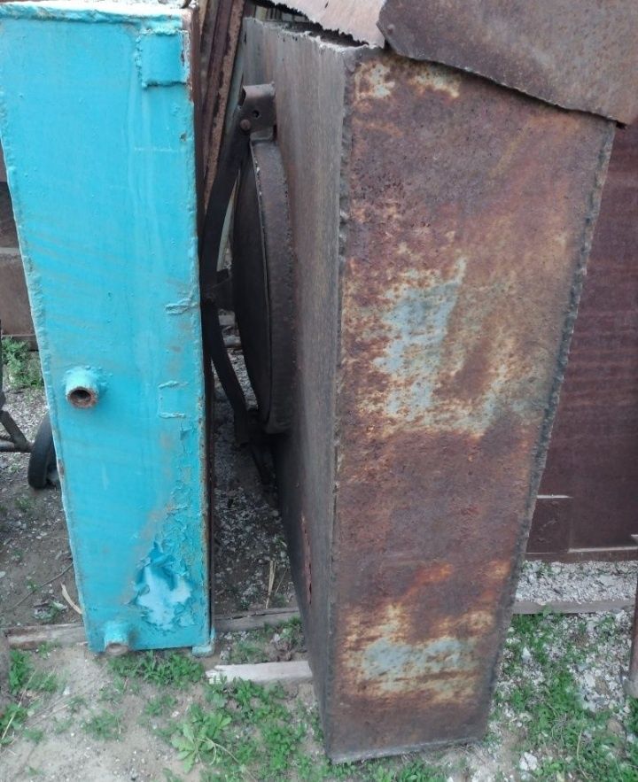 Продам бак на отопление другое