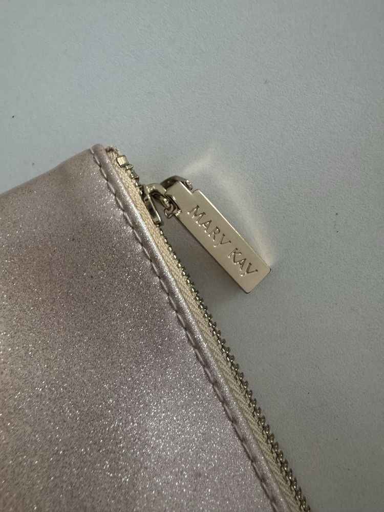 Косметички Mary Kay