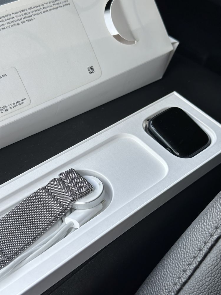 СРОЧНО Aplle watch 8 в идеальном состояний