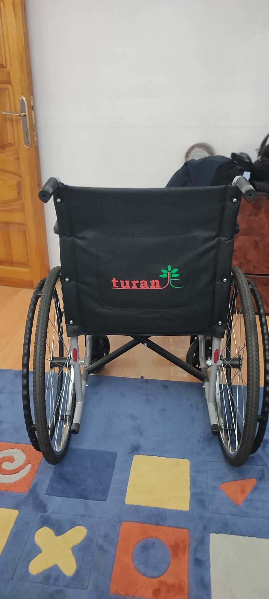 Продам инвалидную коляску