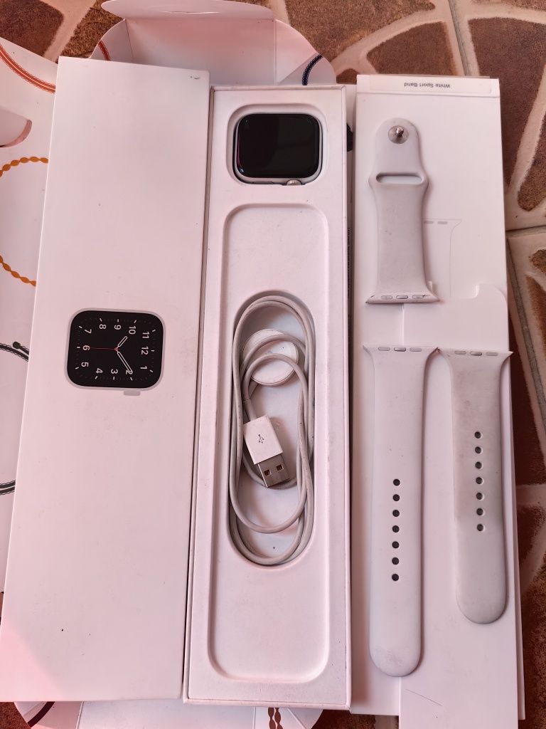 Apple watch SE 44