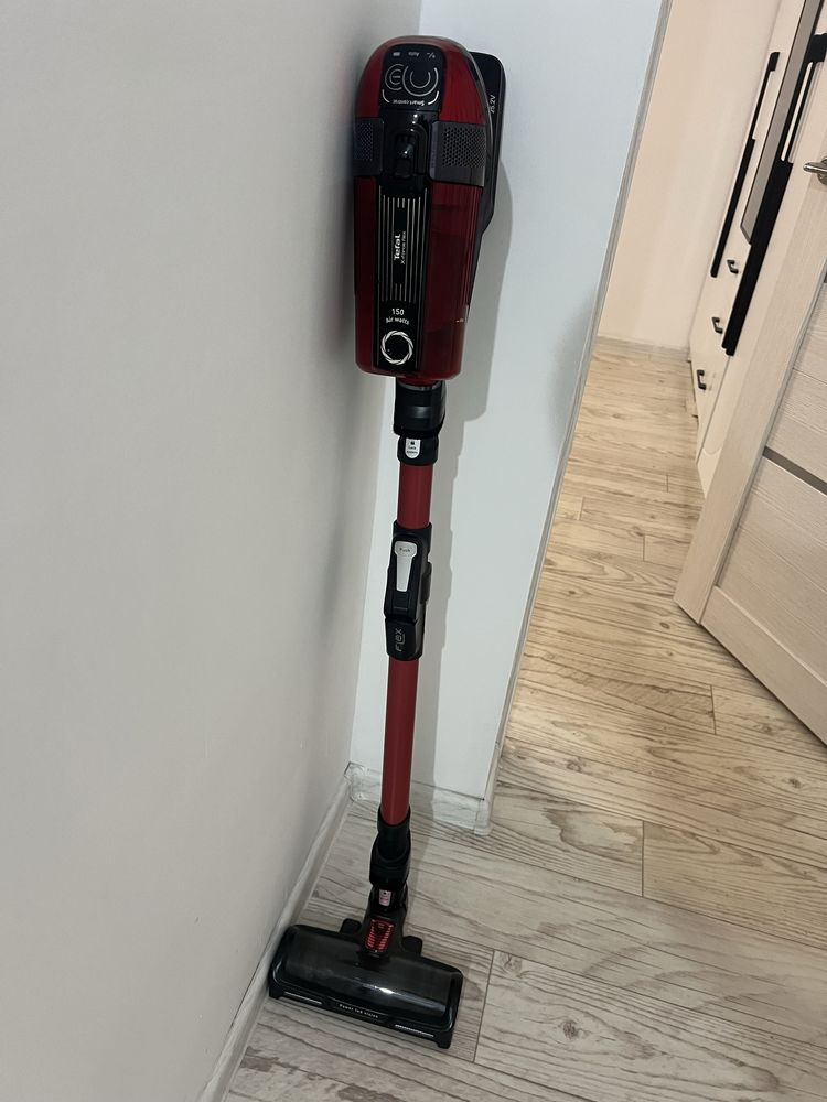 Продам ручной пылесос Tefal X force