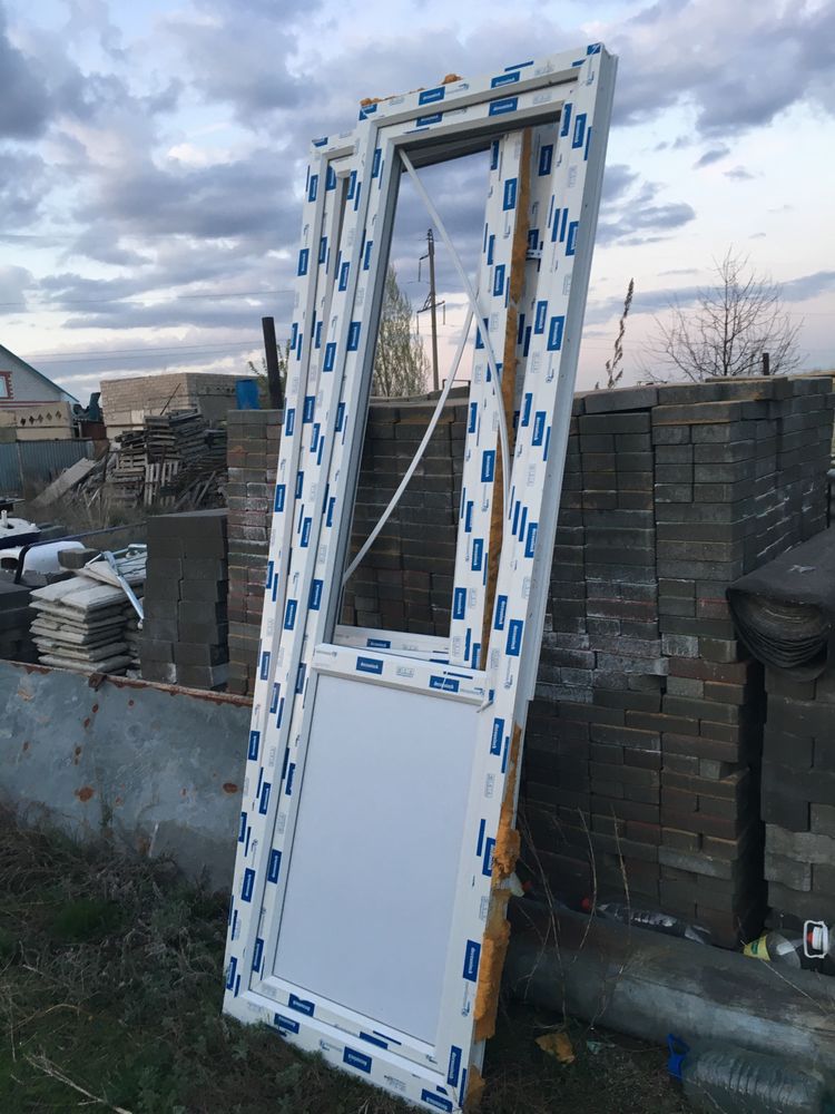 Продам новые пластиковые окна, двери и стеклопакеты
