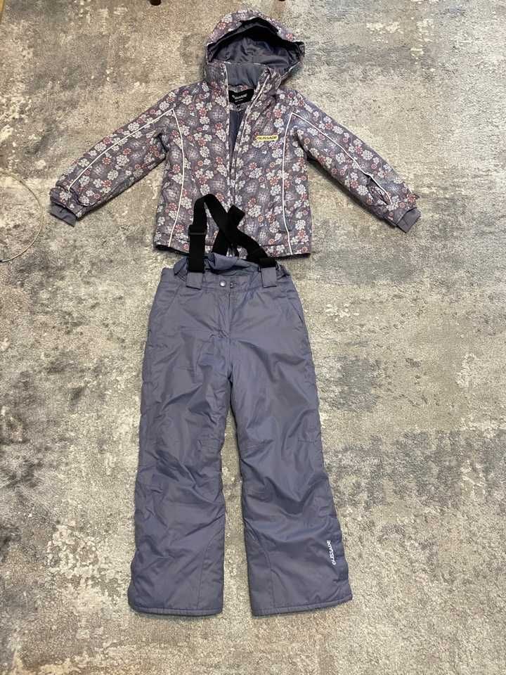 Продам зимний костюм на девочку 6-8 лет