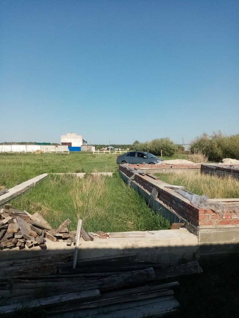 продам или обменяю  на машину крс мрс лошадей  земельный участок