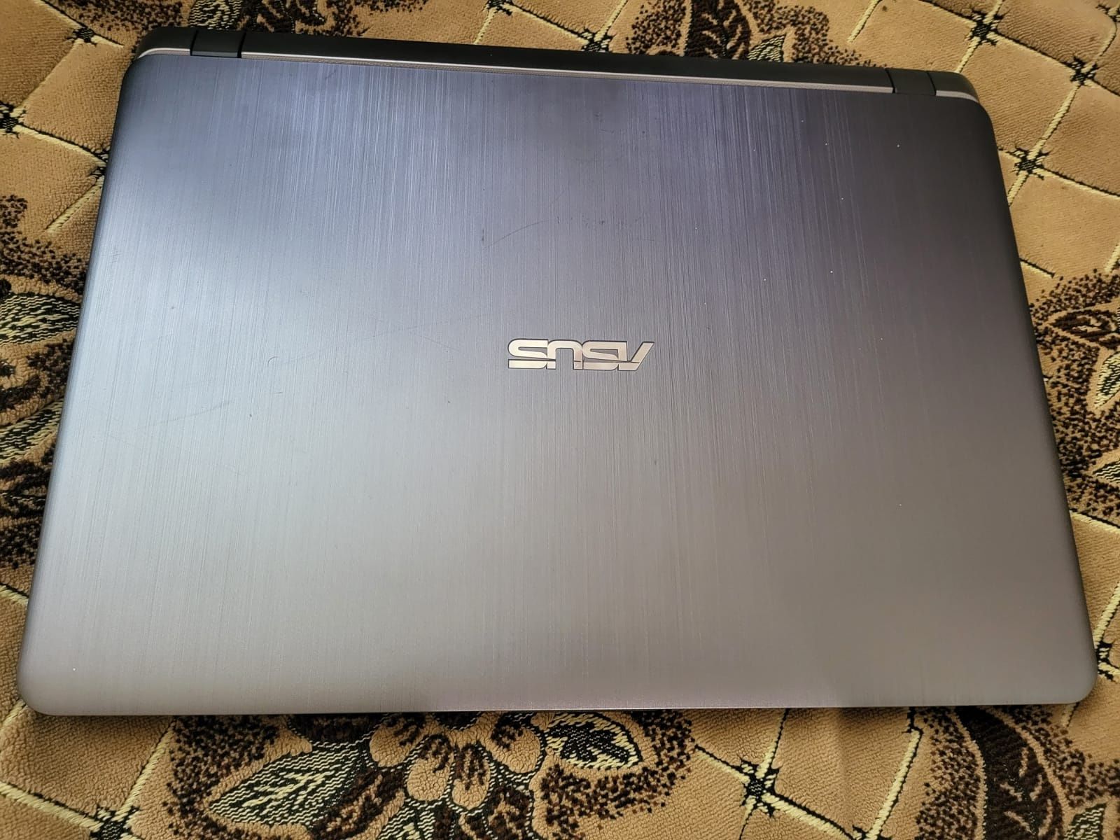 Продам надёжный шустрый ноутбук Asus i3 сумка мышка в подарок