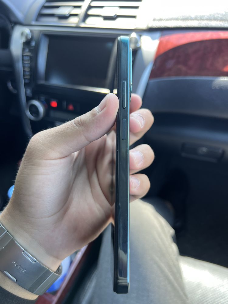 телефон Vivo Y28 в хорошем состоянии
