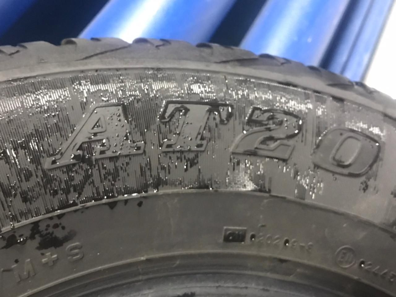 Продам шину Dunlop AT20.   Размер 275/65/17.