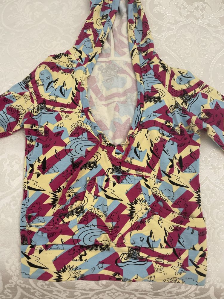 Кофта с капюшоном продам