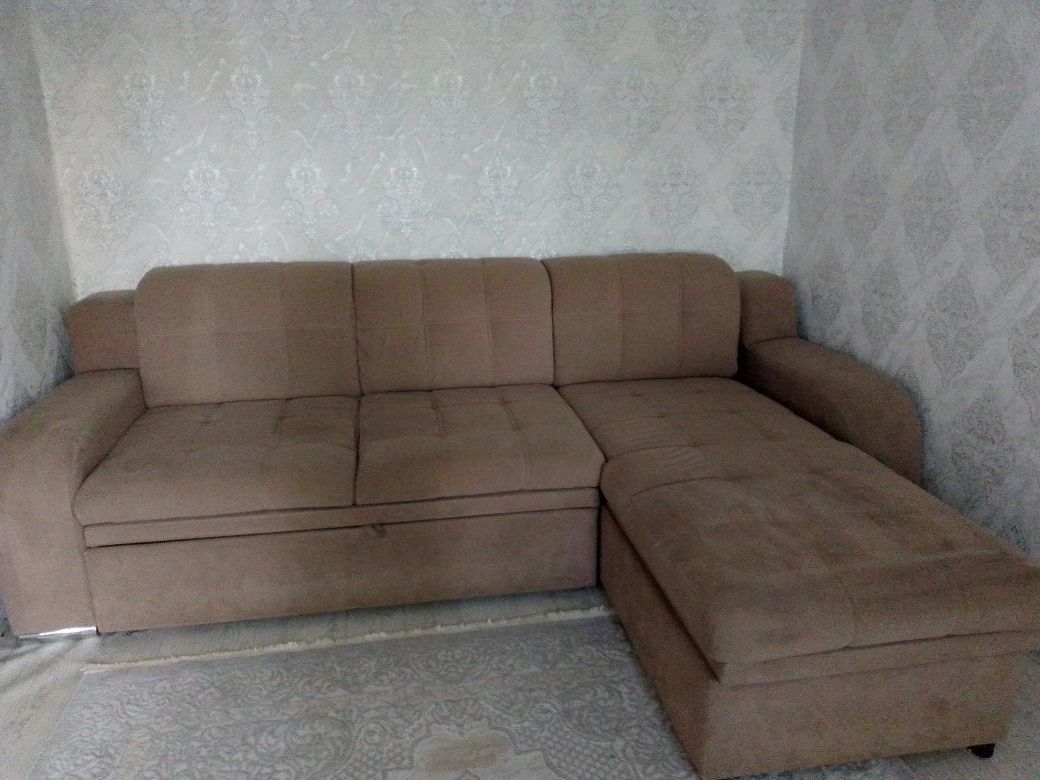 Продам угловой диван 110000