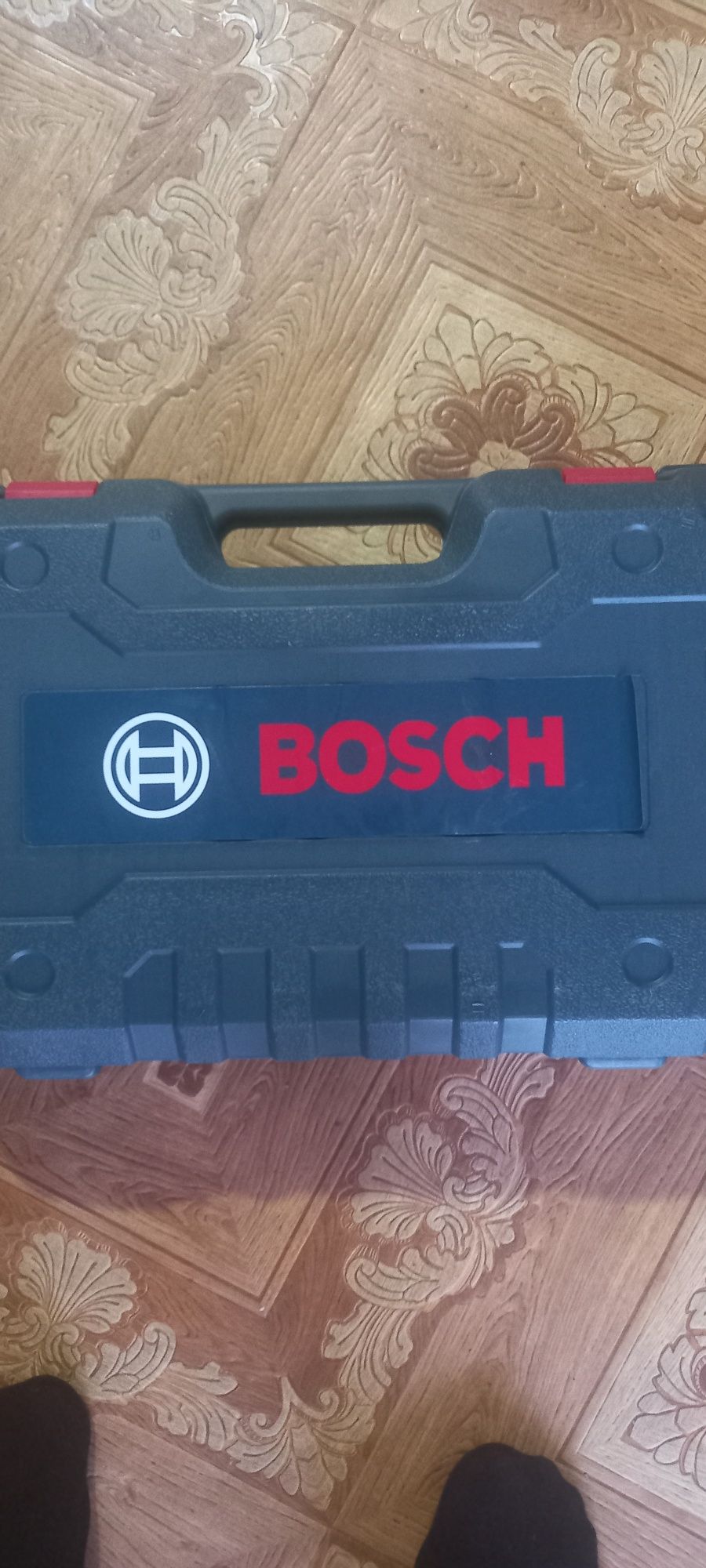 Продам!СРОЧНО!!!Новый перфоратор BOSCH 70000тыс.