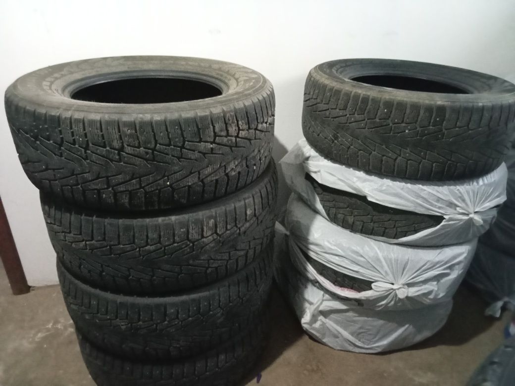 Шины б/у шипованные 285/60/18 Nokian