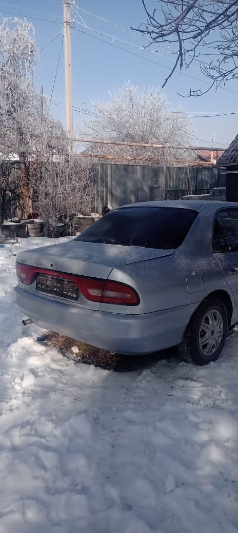 Автомобиль Митсубиси Галант