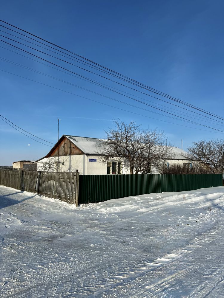 Продам 3-х комнатный дом в п.Карашилик