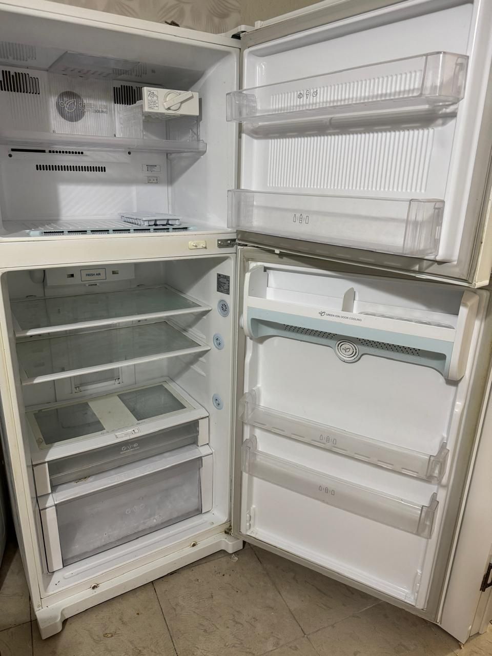 LG холодильник 60000