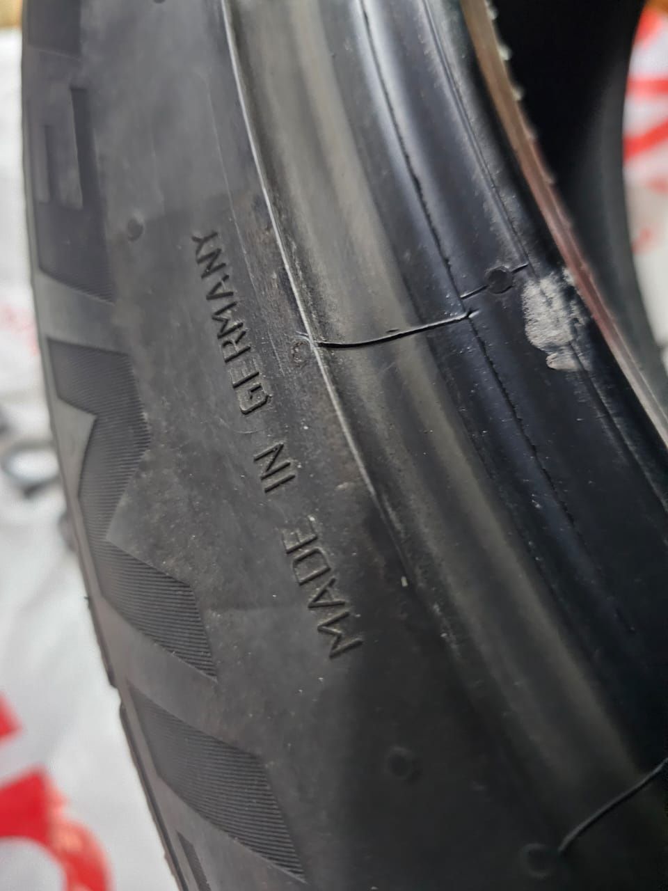 Резина летняя Континенталь 235/45R20