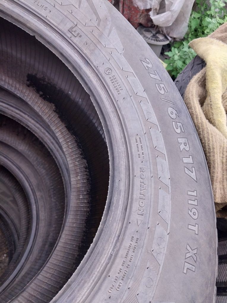 Продам шины зима лето на R17 65/275 Nokian