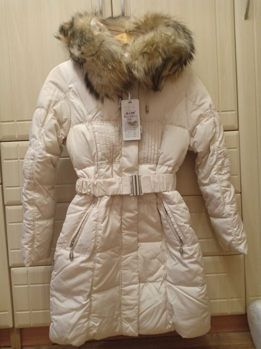 Продам пуховик для девочки