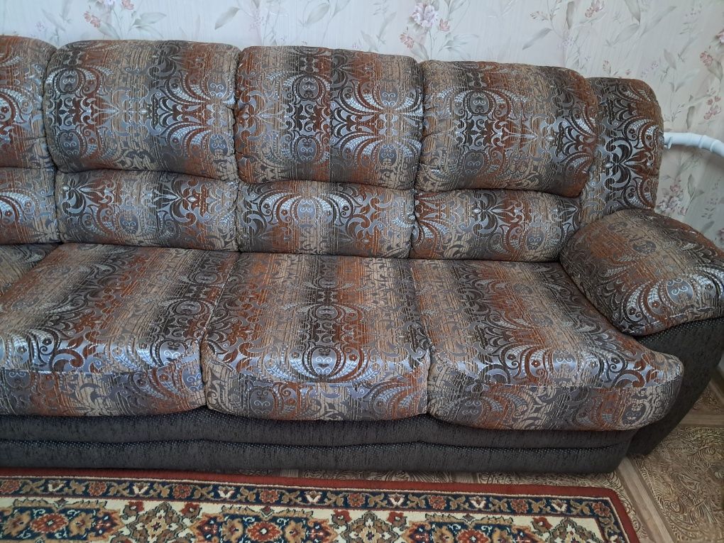 Продам угловой диван Беларусь срочно