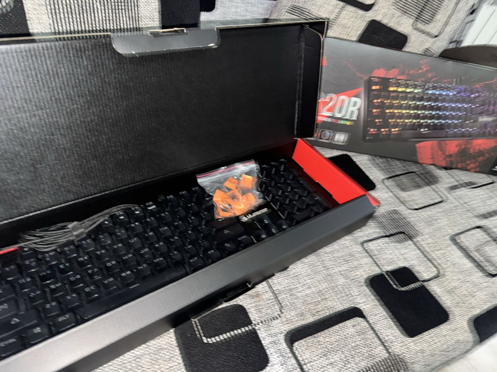 Клавиатура игровая B820R