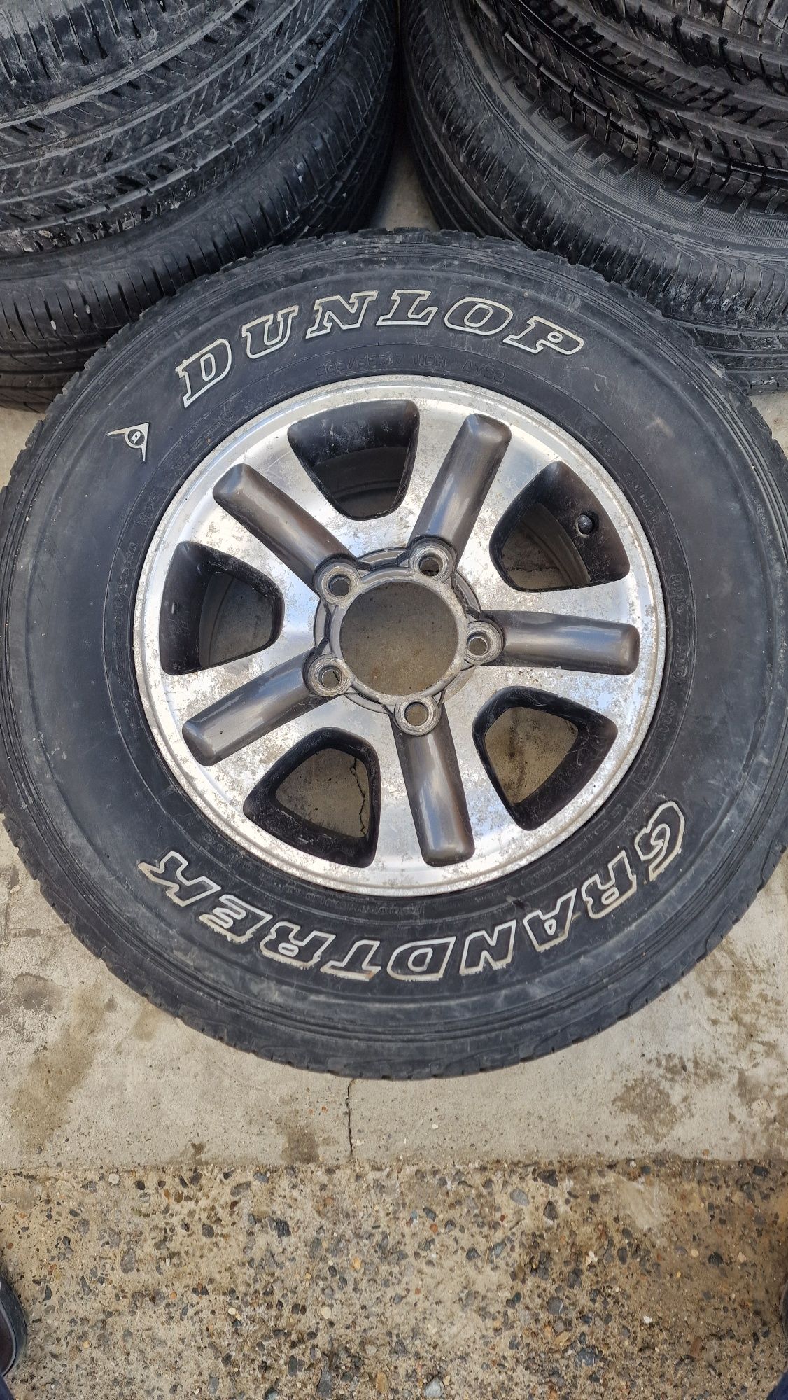 Hankook Dynapro HP2 и запасное колесо Dunlop Grandtrek 1 шт