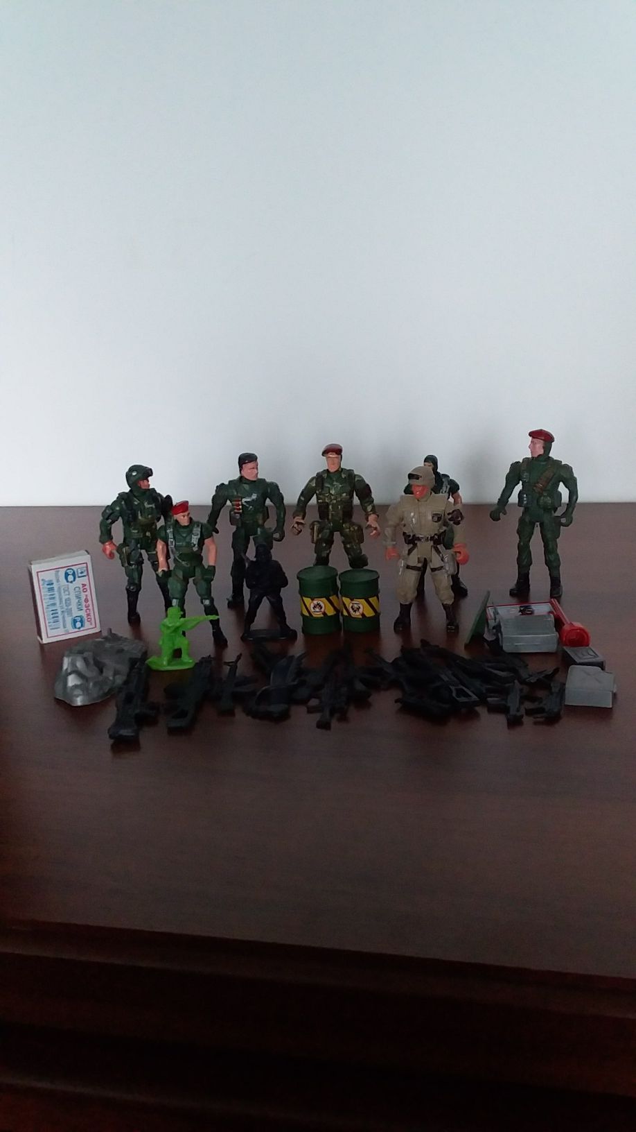 Игрушки разные для мальчиков