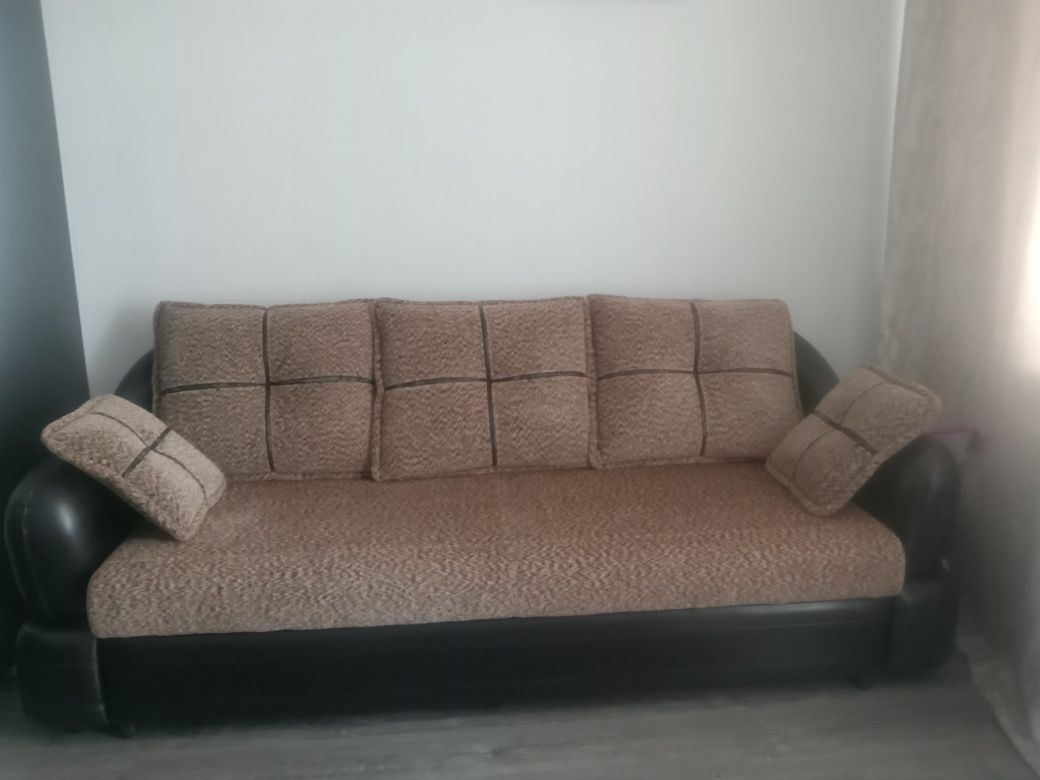 Продам диван и кресло