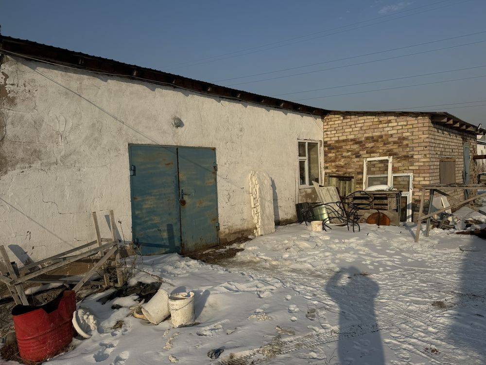 Сдается по ул. Ондирис р-н Лесозавода, помещение 150м2 и 350м2.