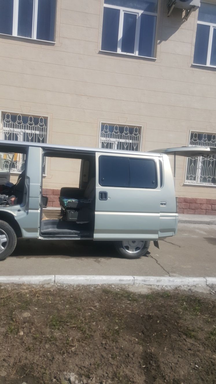 Митсубиши л300 минивен