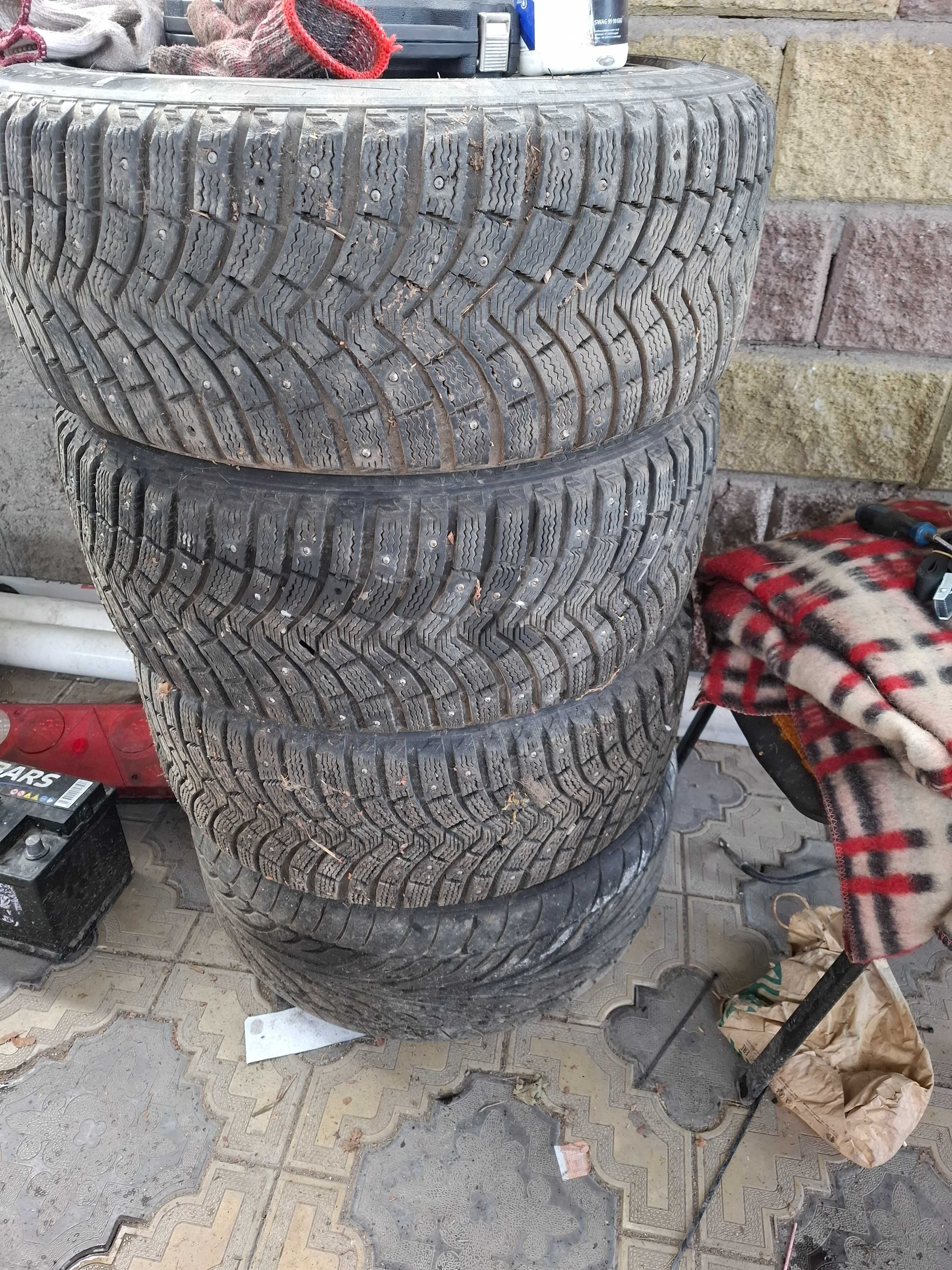 Michelin X-Ice North 255/45/R18 - 3шт, шипованная резина в хор. сост.