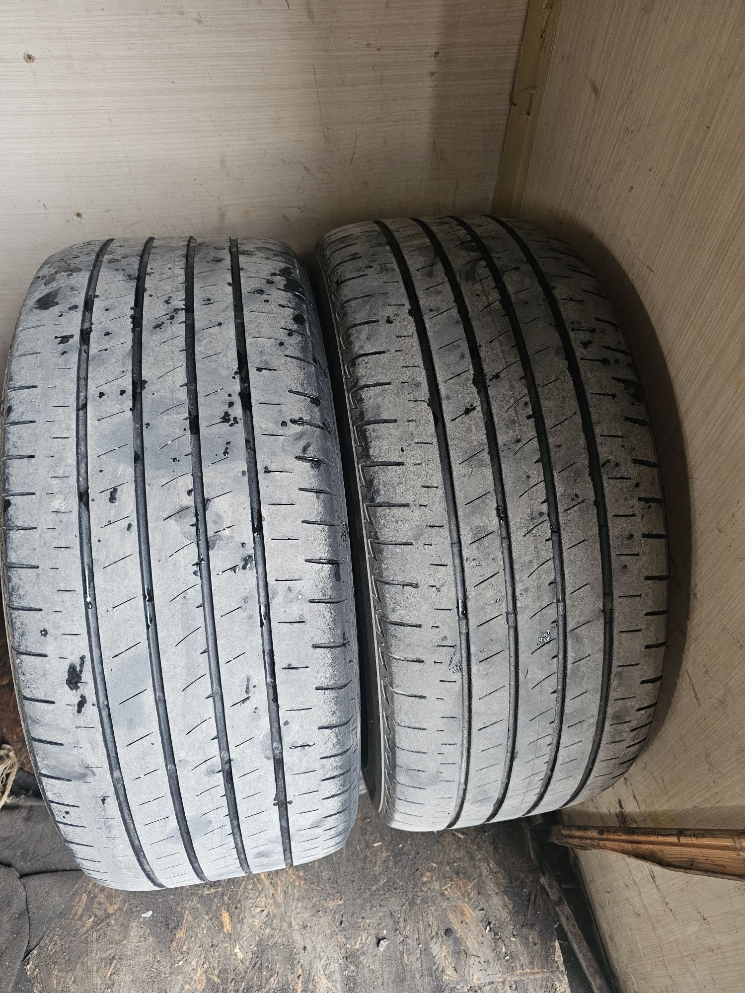 Продам резину BRIDGESTONE 235/45 R18