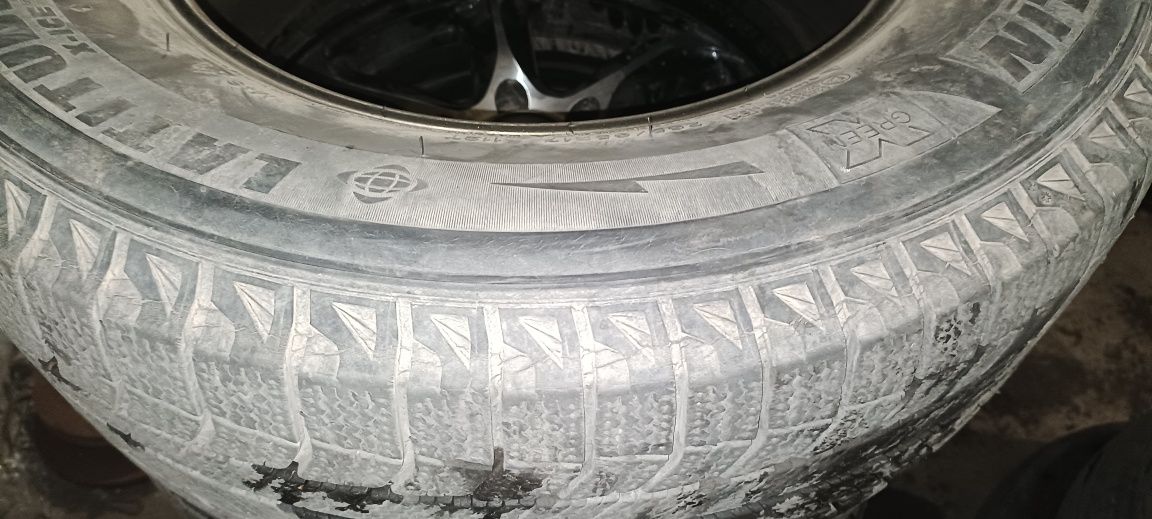 Продам комплект баллонов R17 265/65