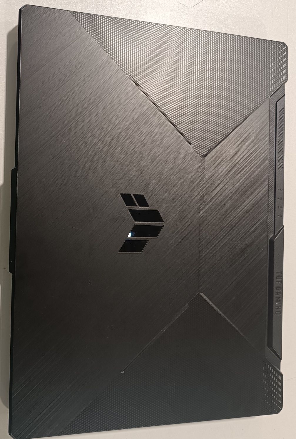 Продам игровой ноутбук Asus Tuf Gaming A15 FA506IHRB