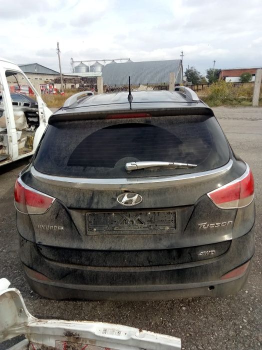 Hyundai Tucson ix35 Хундай Тюксон 2012 2.0 автомат на запчасти