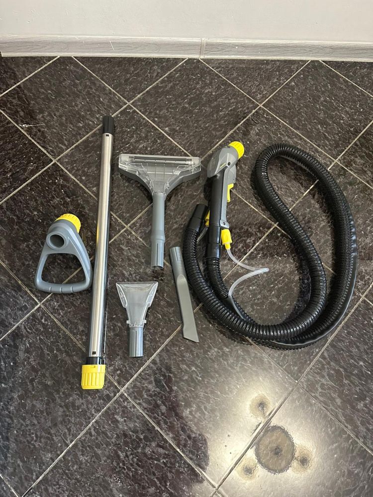 Продам моющий пылесос Karcher Керхер Карчер