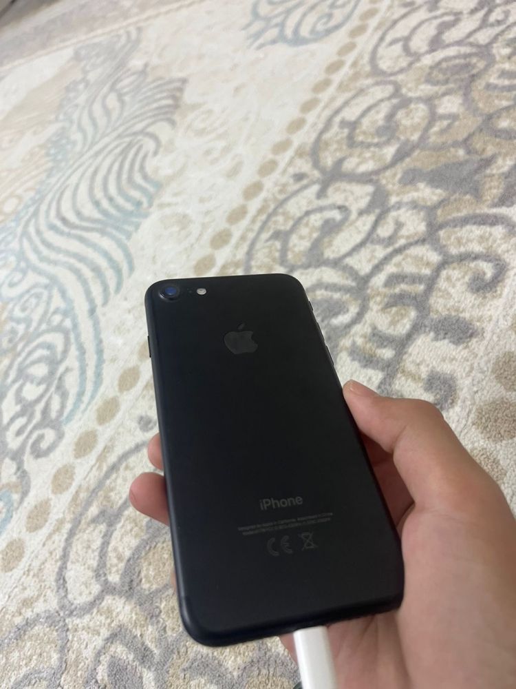 Продам Iphone 7 32gb