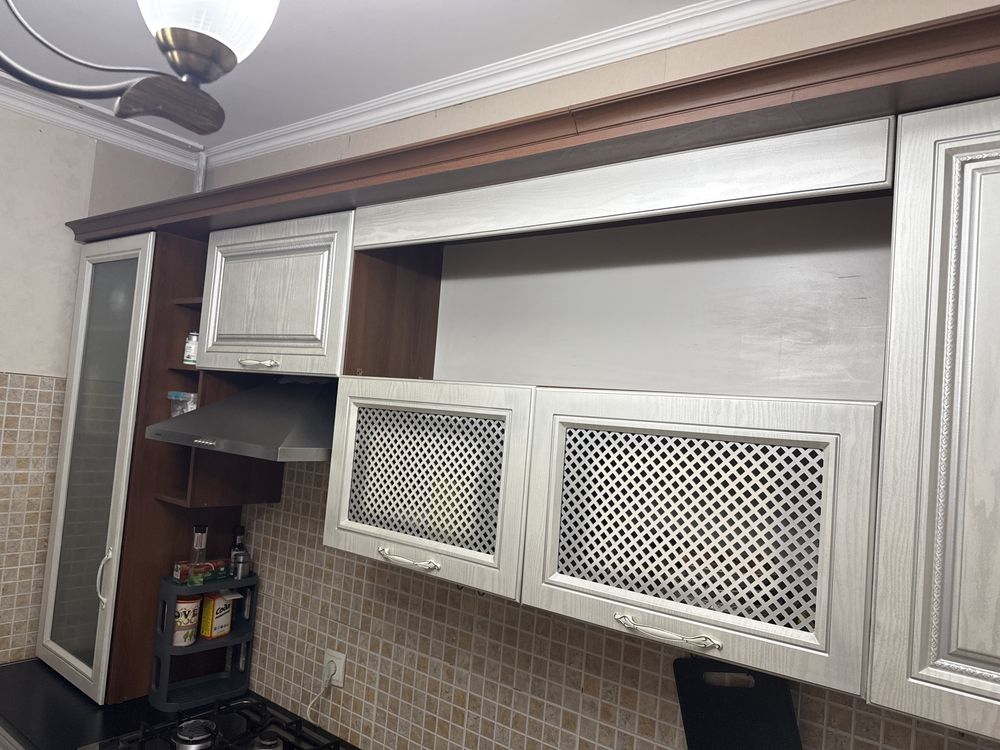 Продаю кухонную гарнитуру